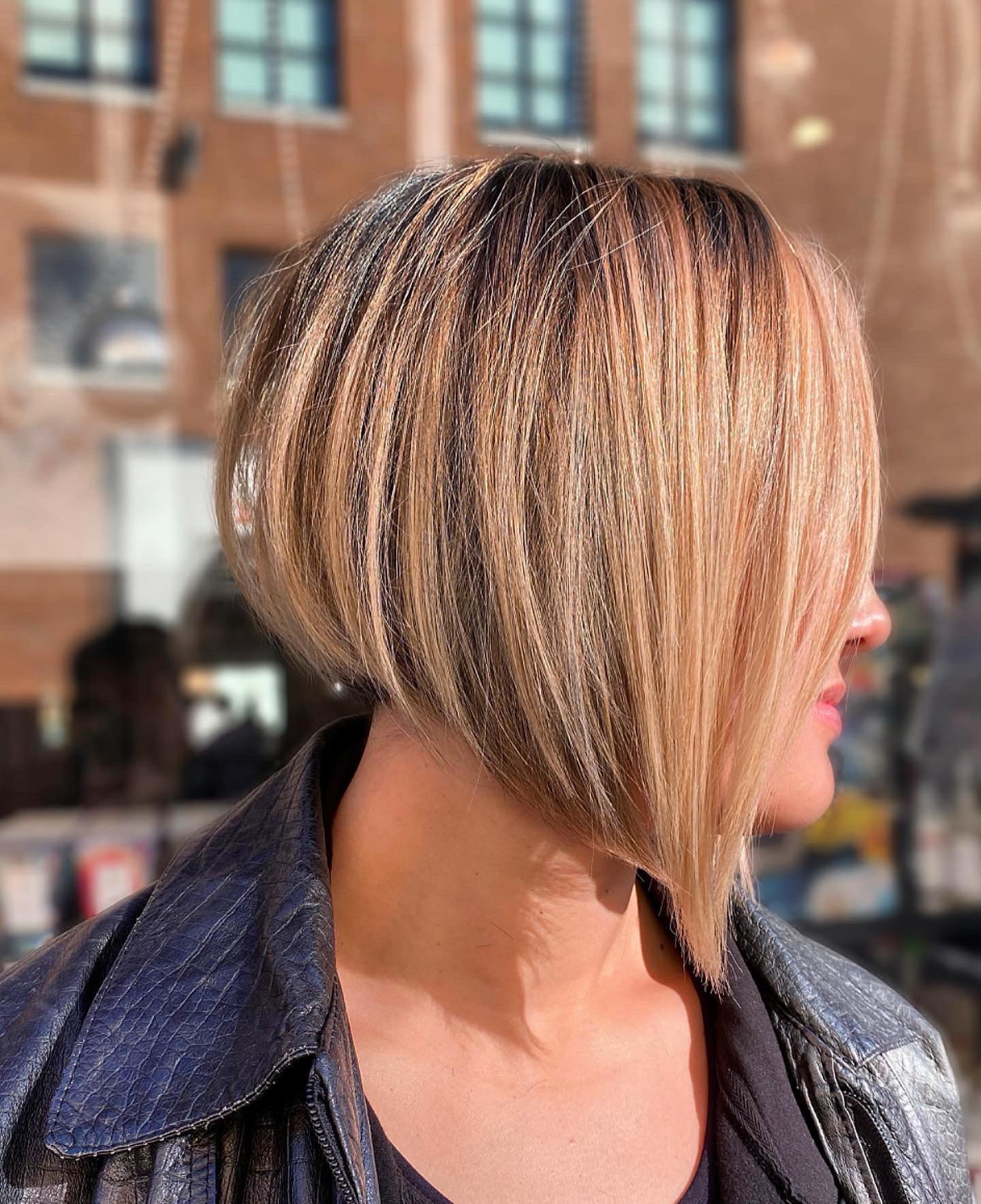 50 варіантів стрижок каре під кутом для 2025 року: як змінити образ без радикальних змін