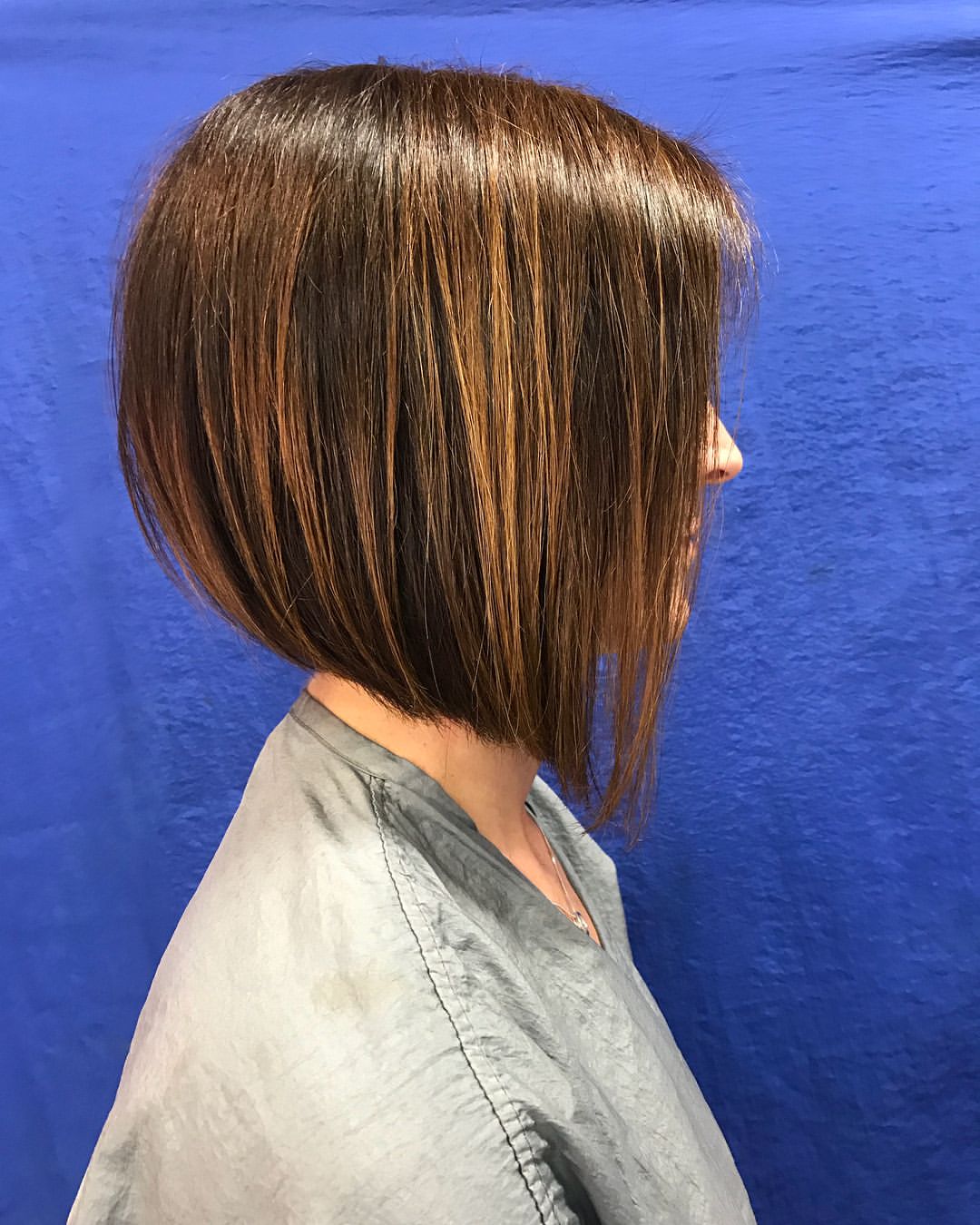 50 варіантів стрижок каре під кутом для 2025 року: як змінити образ без радикальних змін