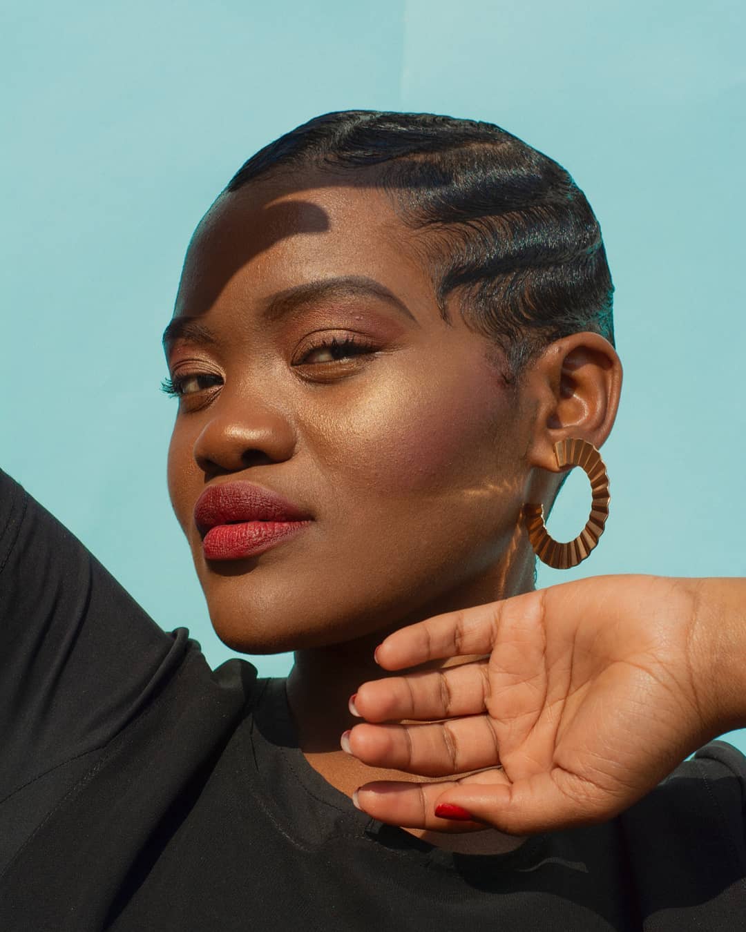 52 простые прически «пальчиковые волны», которые подчеркнут вашу естественную красоту в 2025 году