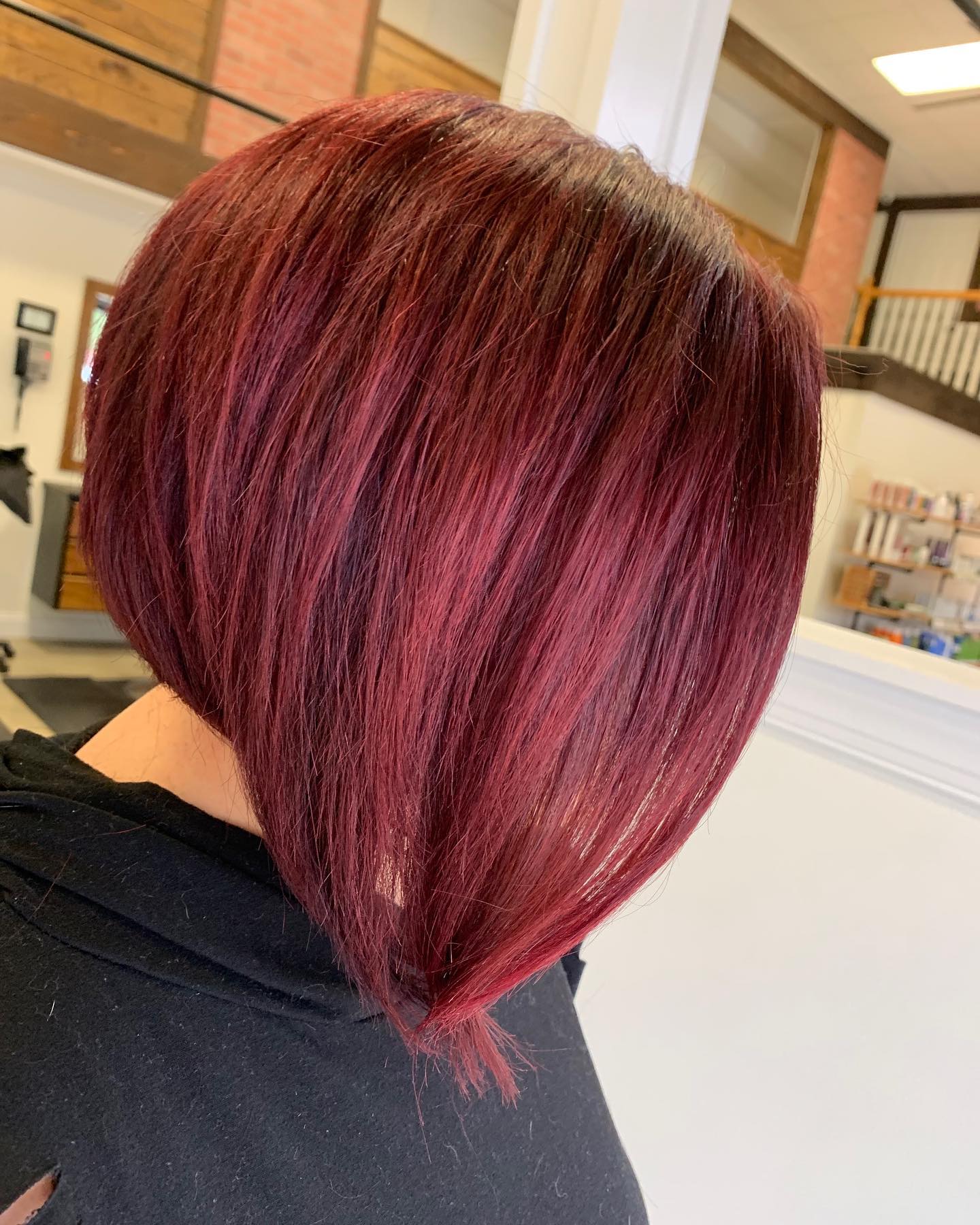 50 варіантів стрижок каре під кутом для 2025 року: як змінити образ без радикальних змін