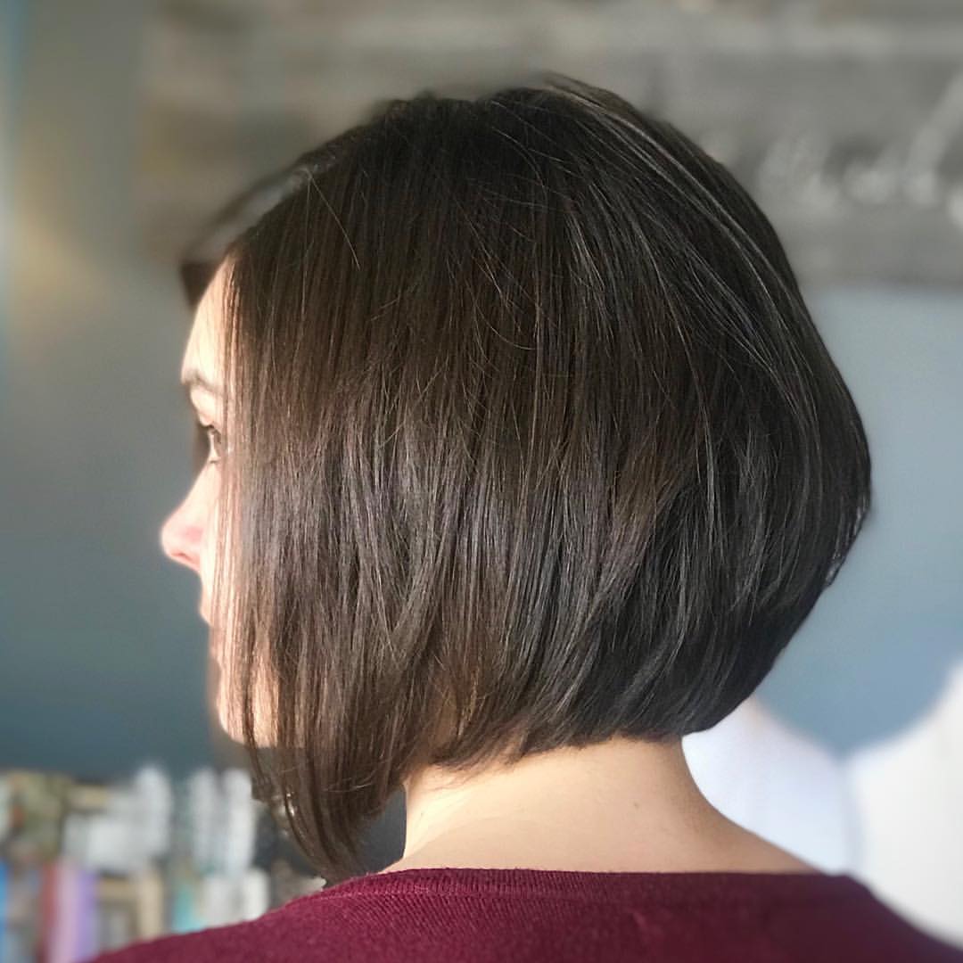 50 варіантів стрижок каре під кутом для 2025 року: як змінити образ без радикальних змін