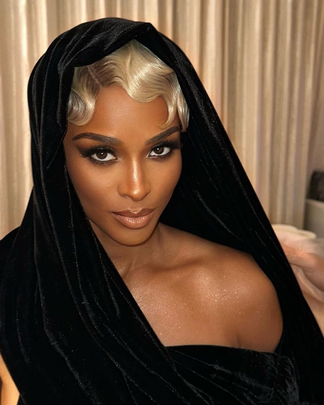 52 простые прически «пальчиковые волны», которые подчеркнут вашу естественную красоту в 2025 году