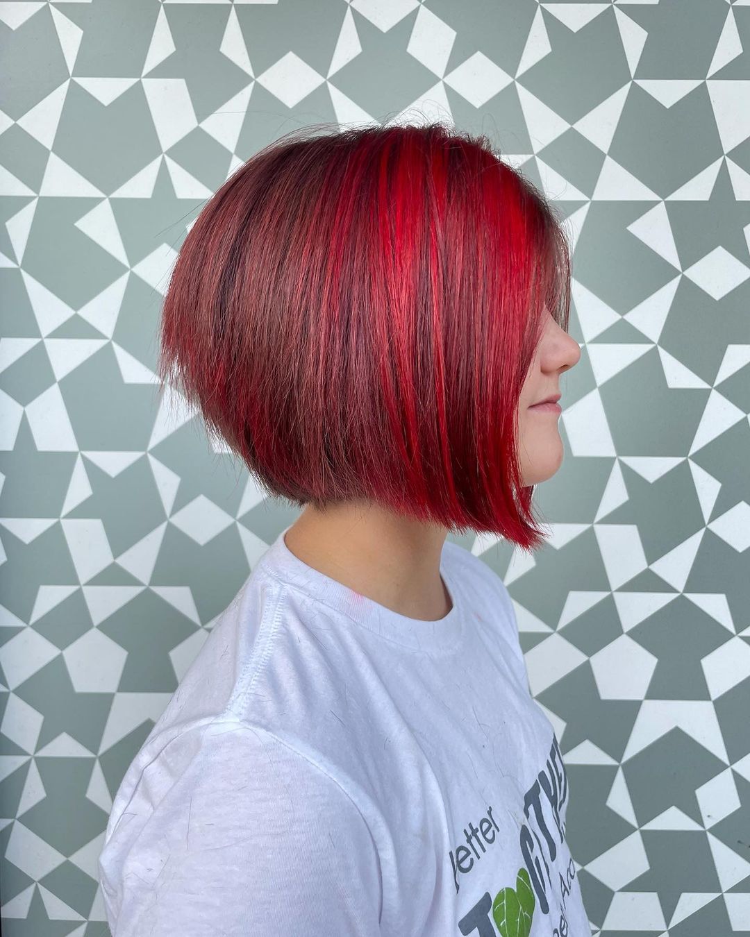 50 варіантів стрижок каре під кутом для 2025 року: як змінити образ без радикальних змін