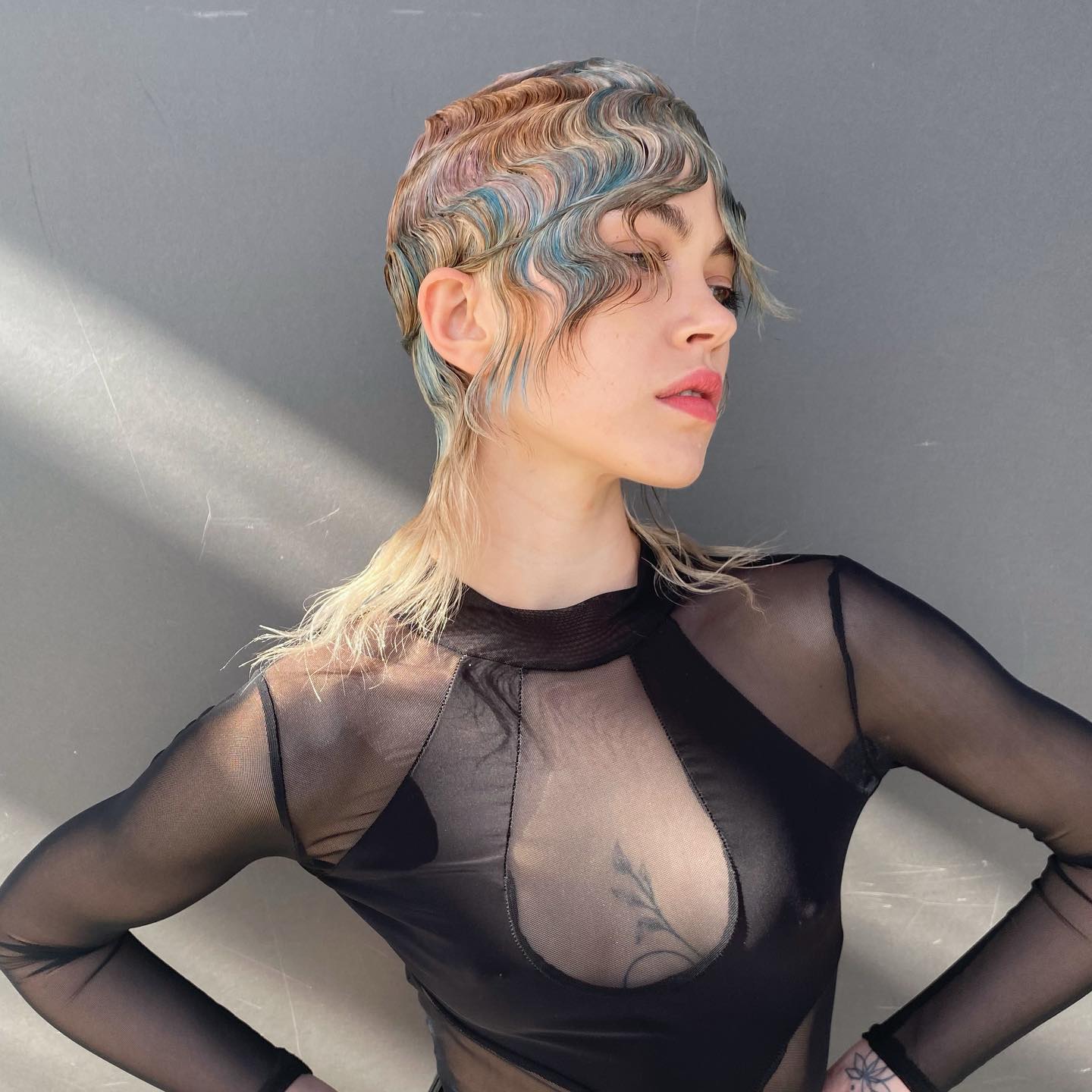 52 простые прически «пальчиковые волны», которые подчеркнут вашу естественную красоту в 2025 году