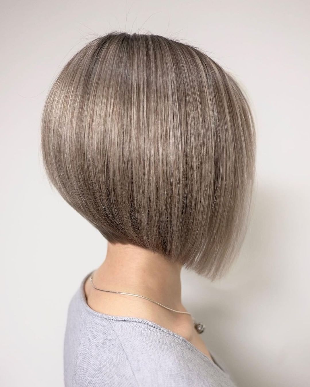 50 варіантів стрижок каре під кутом для 2025 року: як змінити образ без радикальних змін